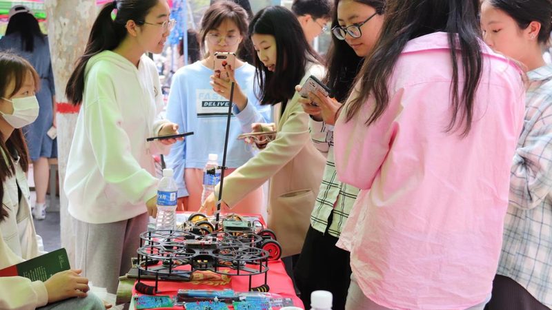微服务架构下的Docker部署：实践与优化**